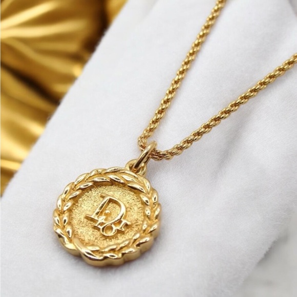 DIOR Signature Gold Necklace-16.5 in ππ₯π₯ - Picture 1 of 11